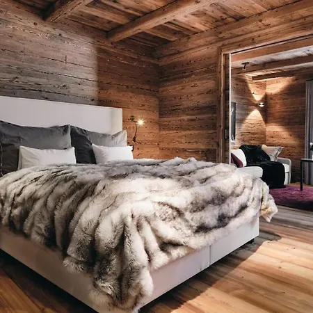 Quiet Location In The Middle Of The Ski Chalet Kitzbuhel