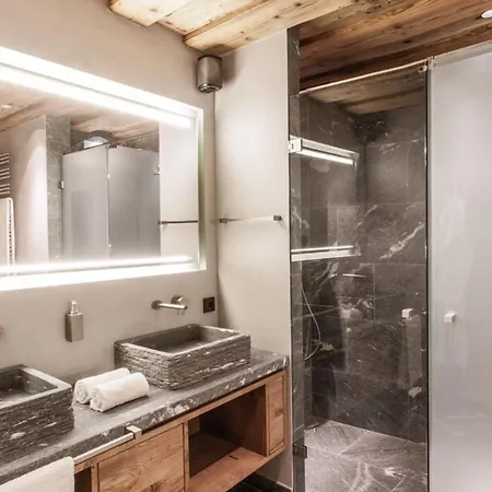 Chalet Quiet Location In The Middle Of The Ski Kitzbuhel