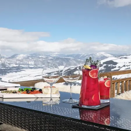 Chalet Quiet Location In The Middle Of The Ski